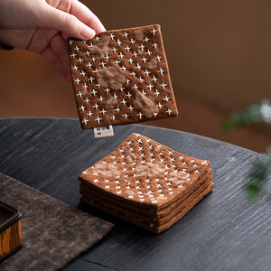 Posavasos cuadrado impermeable de algodón y lino con diseño de bonsái de flor de ciruelo y teñido anudado para mesa de té - Product Image 2