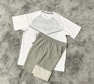 Set da corsa ad asciugatura rapida da uomo, set da allenamento riflettente, abbigliamento da corsa notturna, manica corta traspirante per lo sport - Product Image 2