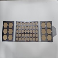 Palette à paupières vide pliable à 3 panneaux en argent durable, directement de l'usine, pour la production OEM de cosmétiques sous marque privée
