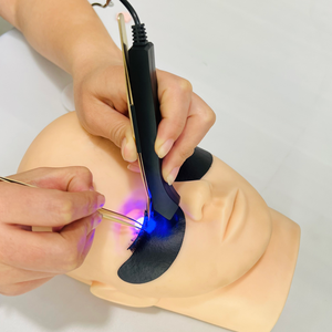 หลอดไฟยูวีสำหรับต่อขนตาพร้อมแหนบ LED ระบบอบแห้งเร็วด้วยกาวยูวีสำหรับต่อขนตา พร้อมแป้นเหยียบ - Product Image 2