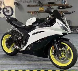 Yamaha R6 600cc, Motore a Quattro Cilindri in Linea, Raffreddato a Liquido, 4 Tempi, EFI, <span class=keywords><strong>Moto</strong></span> Supersportiva da <span class=keywords><strong>Gara</strong></span>, Maneggevolezza Agile, <span class=keywords><strong>Moto</strong></span> Sportiva di Peso Medio - Product Image 5