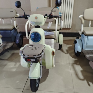 2025 100km de largo alcance <span class=keywords><strong>Tuk</strong></span> India modelo Triciclo de pasajeros motocicleta 3 ruedas movilidad Auto <span class=keywords><strong>Rickshaw</strong></span> para la venta - Product Image 2
