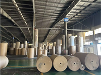 Emballages d'expédition économiques en stock : Boîtes en carton ondulé, dossiers en papier kraft avec pelliculage mat, emballages recyclables pour chaussettes et fourrures