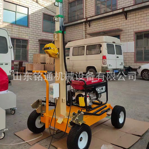 Torre de Iluminación Shandong Mingtong de 4 Ruedas con Luz LED para Trabajo en Exteriores, Reparaciones e Iluminación Industrial - Product Image 2