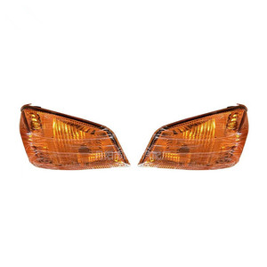 Conjunto de luces direccionales para camión Hino, halógenas, acrílicas, izquierda y derecha, para reemplazo y reparación, nuevas - Product Image 1