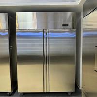Réfrigérateur commercial vertical haut de gamme en acier inoxydable, double zone de température, multi-portes, pour restaurant gastronomique