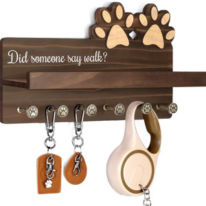 ที่แขวนกุญแจติดผนังลายอุ้งเท้าสัตว์เลี้ยง ทำจากไม้ พร้อมตะขอสำหรับเก็บสายจูงสุนัข สีเคลือบเงาแบบเรโทร ติดตั้งแบบไม่ต้องเจาะ - Product Image 1