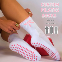 Chaussettes de Pilates de luxe haut de gamme pour l'automne avec logo personnalisé et sangle ergonomique pour les clients de studios haut de gamme