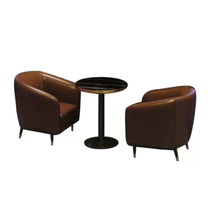 Conjunto de Mesa de Comedor Moderna y Sillas con Respaldo de Escalera, Asientos Redondos de Cuero con Pedestal para Restaurante, Cafetería, Salón - Product Image 1