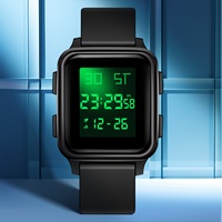 Montre sport numérique LED étanche noire à double fuseau horaire pour homme de la marque SHUAIKE avec fonction alarme