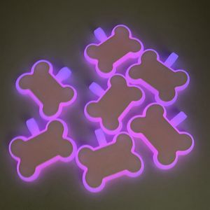 Vente en gros d'étiquette de chien silencieuse vierge avec logo personnalisé, échantillon gratuit, étiquette de chien gravable, étiquette d'identification d'animal de compagnie en silicone qui brille dans le noir - Product Image 1