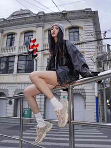 Zapatos de Plataforma 9060 de Moda, Nuevo Modelo de Alta Calidad - Zapatos Deportivos para Hombre y Mujer, Transpirables para Caminar, Aptos para Correr. - Product Image 4