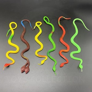 Juguete de Serpiente Elástica Realista de TPR - Broma, Juego, Descompresión para Fiestas Infantiles, Regalos Promocionales y Venta al por Mayor - Product Image 1