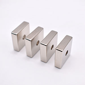 20x20x3mm con orificio central NdFeB N52 Imanes personalizados - Product Image 5