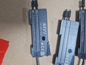 Sensor de Fibra Óptica Digital de Alta Precisión FX-551-C2 para Automatización - Product Image 3