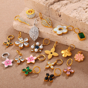 Pendentif fleur orné de strass pour la fabrication de colliers, accessoire de bijouterie DIY, plaqué acier inoxydable - Product Image 1