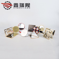 Vente en gros Mini miroir pliable personnalisé pour les voyages Miroir cosmétique portable personnalisé en métal design français