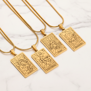 Nuova Collana con Ciondolo Rettangolare Inciso dei 12 Segni Zodiacali in Oro 18K PVD, Catena in Acciaio Inox, Regalo a Tema Astrologico - Product Image 1
