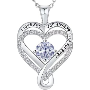 Collana con Pendente Moissanite da 1 Carato a Forma di Cuore, Catena da Donna per Clavicola, Zircone con Incisione Otto Cuori Otto Frecce - Product Image 5