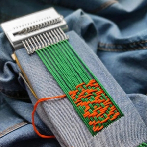 Petit kit de métier à <span class=keywords><strong>tisser</strong></span> avec 14 crochets Mini métier à repriser portable Machine à <span class=keywords><strong>tisser</strong></span> à raccommoder rapidement - Product Image 6