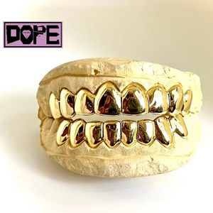 Grillz Personalizzati su Misura Stile Hip Hop Taglio Permanente Placcati in Argento 925, Oro Massiccio 14k 18k, Gioielleria di Lusso per Denti Semplici - Product Image 1