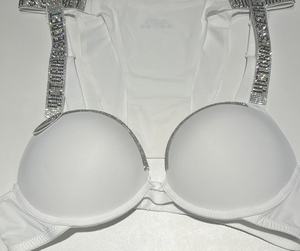 Set Lingerie Donna a Quadri Personalizzato OEM con Reggiseno <span class=keywords><strong>Push</strong></span>-<span class=keywords><strong>Up</strong></span> e Slip, Cinturino con Strass, Ferretto e Pizzo - Vendita all'Ingrosso Diretta dalla Fabbrica - Product Image 2