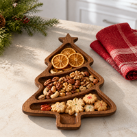 Ecologisch duurzame houten serveerschaal voor kerst, met drie compartimenten voor snacks, geschikt voor feestjes