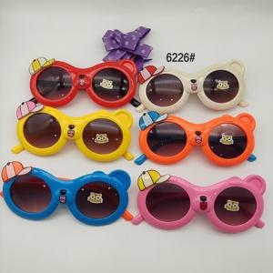 Lunettes <span class=keywords><strong>de</strong></span> soleil pour enfants à la mode avec logo personnalisé Lunettes <span class=keywords><strong>de</strong></span> soleil rondes colorées pour enfants 2024 - Product Image 2