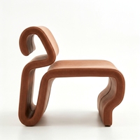 Fauteuil d'appoint moderne en tissu marron camel, fauteuil de salon électrique sculptural incurvé pour salon et salle de bain