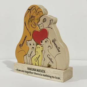 Puzzle en bois commémoratif <span class=keywords><strong>Famille</strong></span> <span class=keywords><strong>Roi</strong></span> <span class=keywords><strong>Lion</strong></span> Simba, design moderne, transfrontalier, couleur écho, ornement gravé DIY, cadeau - Product Image 4