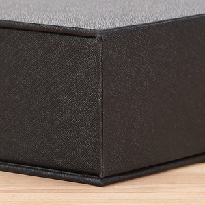Coffret Cadeau Cosmétique pour Influenceurs – Boîte Style Livre avec Couvercle Magnétique et Estampage à Chaud Universel <span class=keywords><strong>Noir</strong></span> - Product Image 4