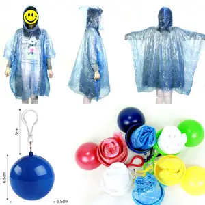 Godd penjualan kreatif luar ruangan berkemah gantungan kunci portabel bulat kasus jas hujan bola plastik gantungan kunci ponco hujan sekali pakai