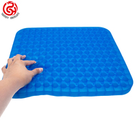 Usine personnalisé refroidissement voiture bureau fauteuil roulant coussin nid d'abeille Gel amélioré pour longs oreillers lombaires coussins de siège