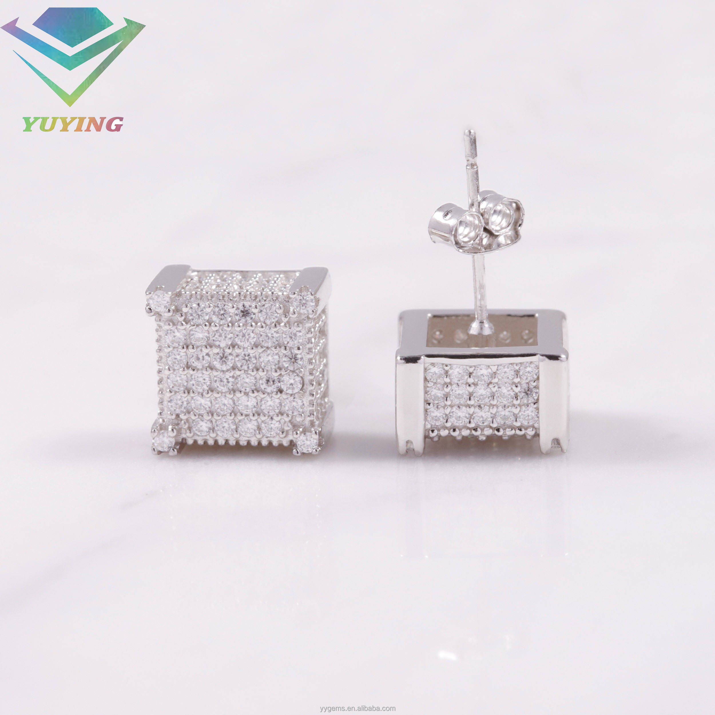 ต่างหูทรงสี่เหลี่ยม