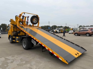 Nuovo Automezzo <span class=keywords><strong>di</strong></span> Soccorso Urbano HOWO Diesel Manuale 4x2 con Gru da 8 Tonnellate e Capacità <span class=keywords><strong>di</strong></span> Carico <span class=keywords><strong>di</strong></span> 8 Tonnellate - Product Image 6