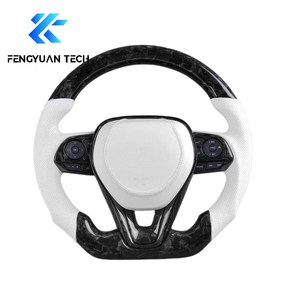 Volant en cuir personnalisé Alcantara en fibre de carbone forgée avec boutons pour <span class=keywords><strong>Toyota</strong></span> Corolla 12 Camry E210 2019 2024 - Product Image 2