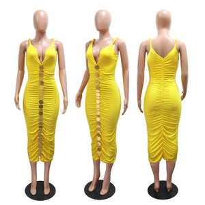 Robe midi moulante froncée <span class=keywords><strong>pour</strong></span> femme, à bretelles spaghetti et col en V, avec détail <span class=keywords><strong>disque</strong></span> doré, Sehe Fashion - Product Image 4
