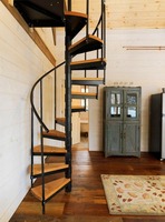 Escalier en colimaçon métallique sur mesure en acier au carbone avec garde-corps en verre pour villa intérieure, centre commercial, décoration, design minimaliste, facile à installer