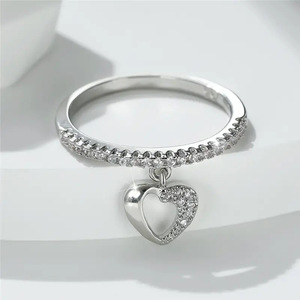 Anillo con Colgante de Corazón Calado para Mujer, Joyería Minimalista para el Dedo Índice - Product Image 1