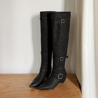 Nouvelle Collection Hiver 2026 : Bottes Hautes en Cuir de Vachette à Bout Pointu et Plusieurs Boucles pour Femme