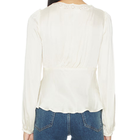 Chemisier personnalisé pour femme en satin blanc à manches longues, col en V romantique avec dentelle, haut à nouer devant, élégant, à manches bouffantes, pour soirée