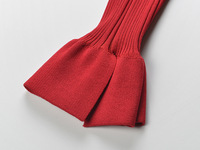 Ensemble de tricotage de luxe pour femme, collection Fêtes 2026, comprenant un cardigan rouge à volants et une jupe midi trapèze en maille, deux pièces