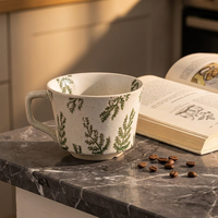 Mug à café en céramique artisanale avec logo personnalisé, motif feuille fait main, tasse à thé en porcelaine grande capacité, tasse en poterie rétro pour cadeau