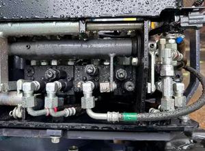 Mini Excavadora de Segunda Mano de 1.7 Toneladas, Origen Japón, con Motor Importado, Bomba Hidráulica, Caja de Cambios y Engranajes - Product Image 4