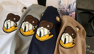 Sudadera con Capucha Personalizada de Felpa Francesa con Estampado de <span class=keywords><strong>Anime</strong></span>, Parches de Chenilla Coloridos y Bordados - Product Image 4