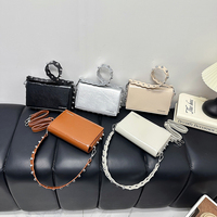 Sac à main de voyage de luxe pour femme 2026, élégant, en PU, forme pochette géométrique, avec bandoulière et fermeture à rabat, grande capacité