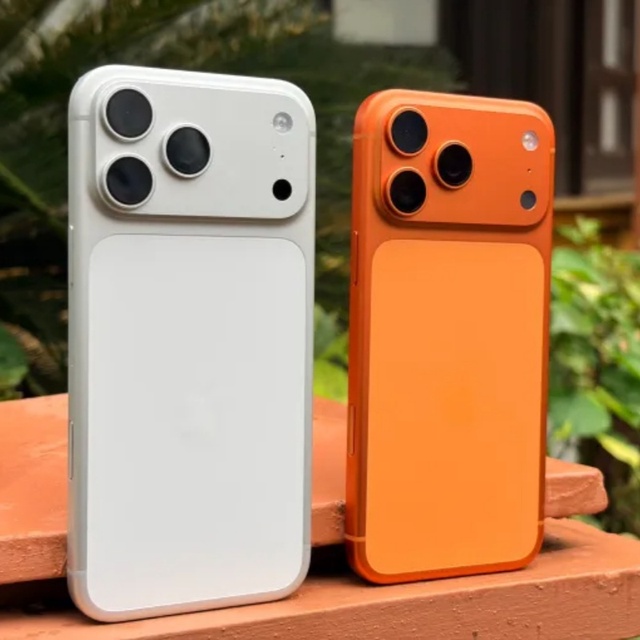 Factory Unlock for iPhone 17 Pro Max Original Phone 48MP Face ID Used A+ 99% New Battery Life of 100% Global Version