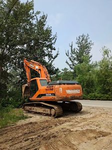 Excavadora usada Doosan DH225 con buenas condiciones y bajas horas para venta en stock - Product Image 2