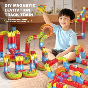 KSF - Juego <span class=keywords><strong>de</strong></span> Vías <span class=keywords><strong>de</strong></span> <span class=keywords><strong>Tren</strong></span> Eléctrico <span class=keywords><strong>de</strong></span> Plástico, Pista <span class=keywords><strong>de</strong></span> Carreras Flexible, Juguete Educativo STEM, Diseño 3D Integrado que Desafía la Gravedad, Coche Motorizado - Product Image 2