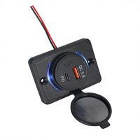 Cargador USB para Motocicleta/Auto de 20W con Carga Rápida PD/QC3.0 Tipo-C y Tipo-A para Teléfono Móvil, Modelo A7 Negro, Resistente al Fuego